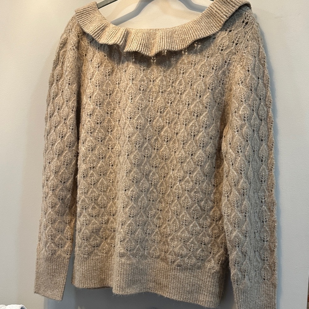 Elegant Beige Knit Sweater
